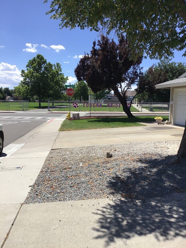 Building Photo - Upgrade Your Living: Spacious 4-Bedroom Ho...