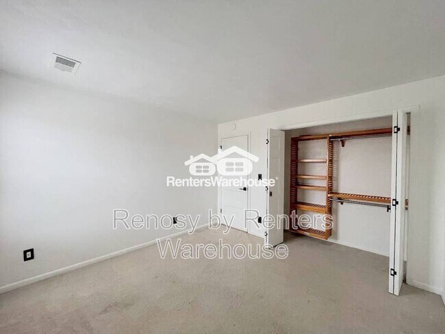 Building Photo - 1843 Chantilly Ct