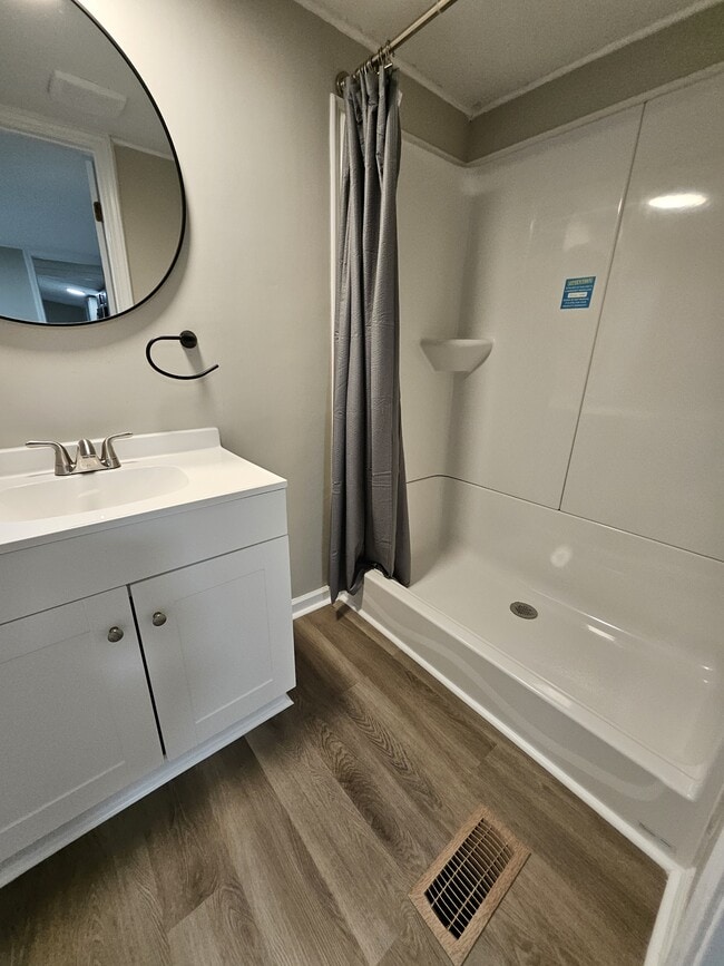 Building Photo - 118 Oakridge Dr