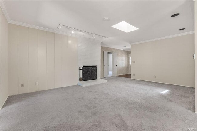 Building Photo - 4020 Vía Picaposte