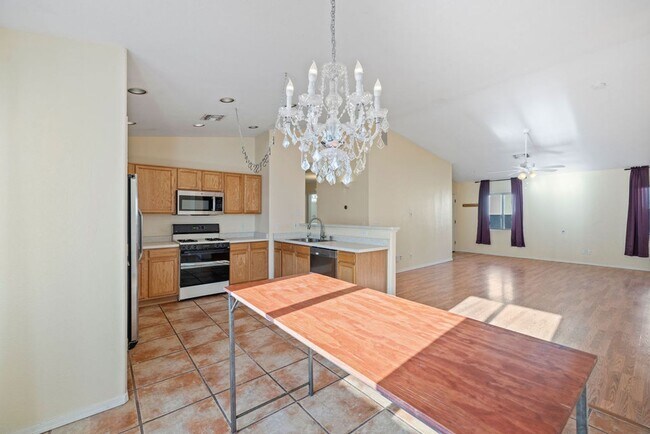 Building Photo - 4 Bedroom Home In Award Winning Vail Schoo...