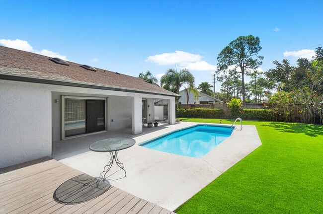 Building Photo - 13485 Orchid Ct