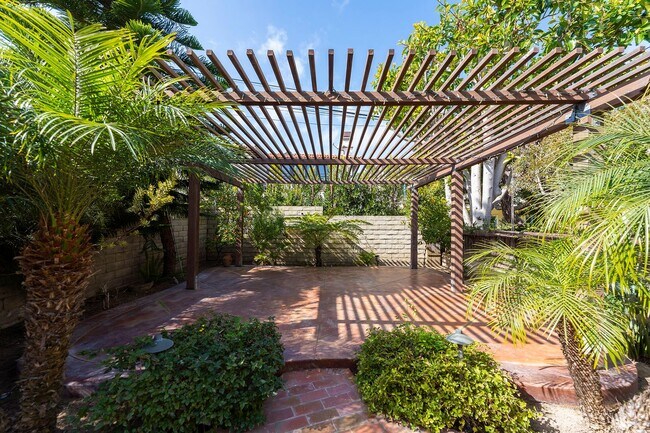 Building Photo - Beautiful Manhattan Beach Rental Home!