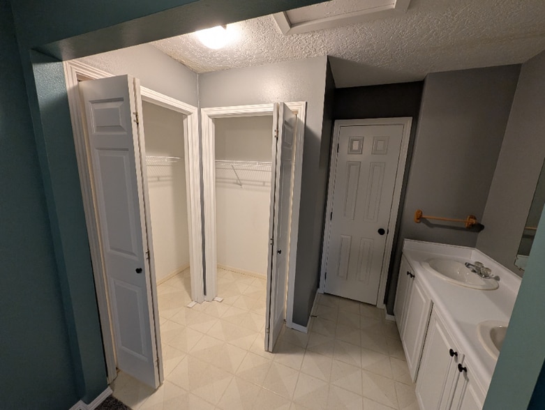 Building Photo - 5 Jefferson St