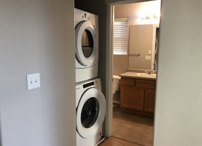 Building Photo - 225 Northgate Loop