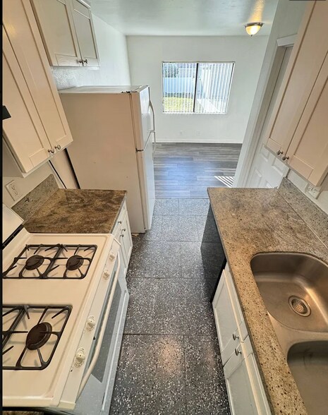 Kitchen - 2838 El Nido Dr