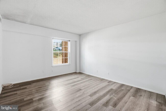 Building Photo - 7651 Tremayne Pl