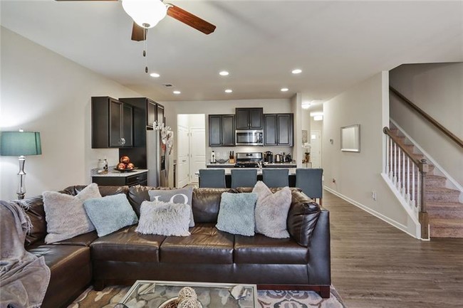 Building Photo - 3041 Creekside Overlook Way