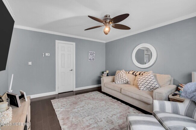 Building Photo - 375 Kildare Dr