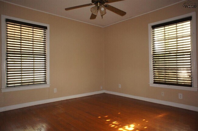 Building Photo - 4321 Boren Ave