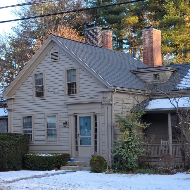 Front Entry - 209B Main St