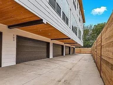Building Photo - 2603 Calvin St