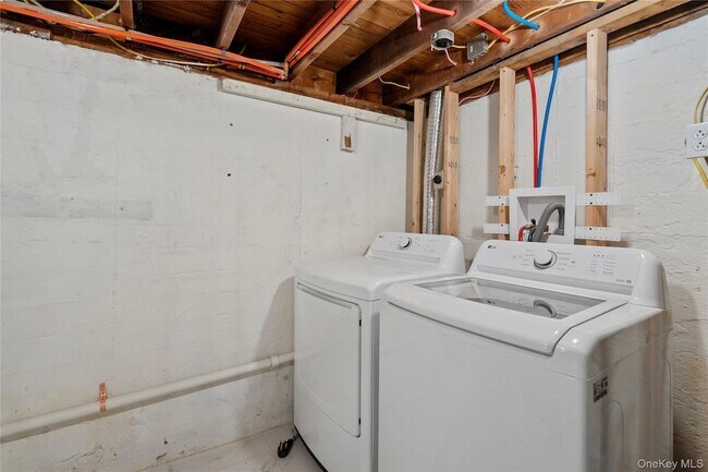 Building Photo - 1 Center Ct