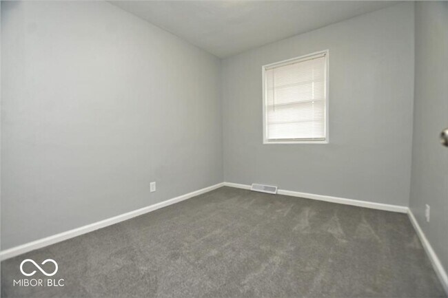 Building Photo - 5820 E 40th St