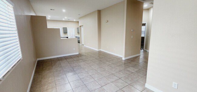 Building Photo - HAVE YOU SEEN THIS???