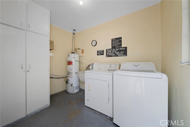 Building Photo - 9050 Huntington Dr