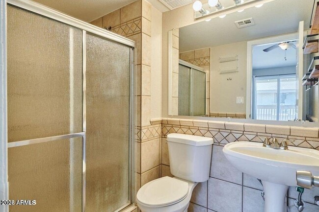 Building Photo - 1402 E Osborn Rd