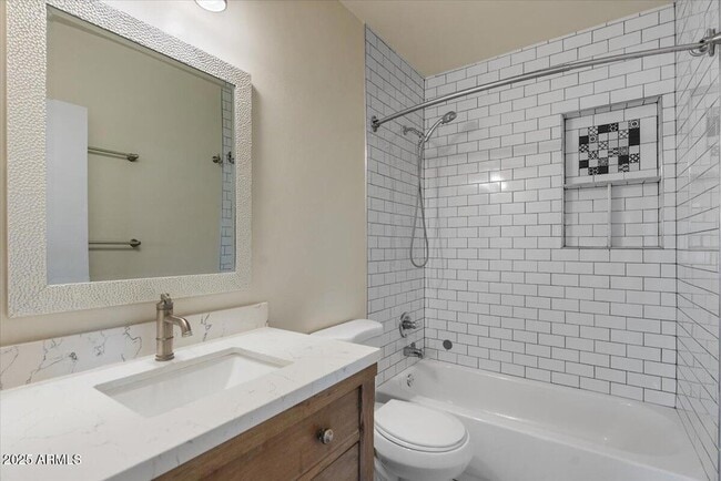 Building Photo - 838 E Belmont Ave