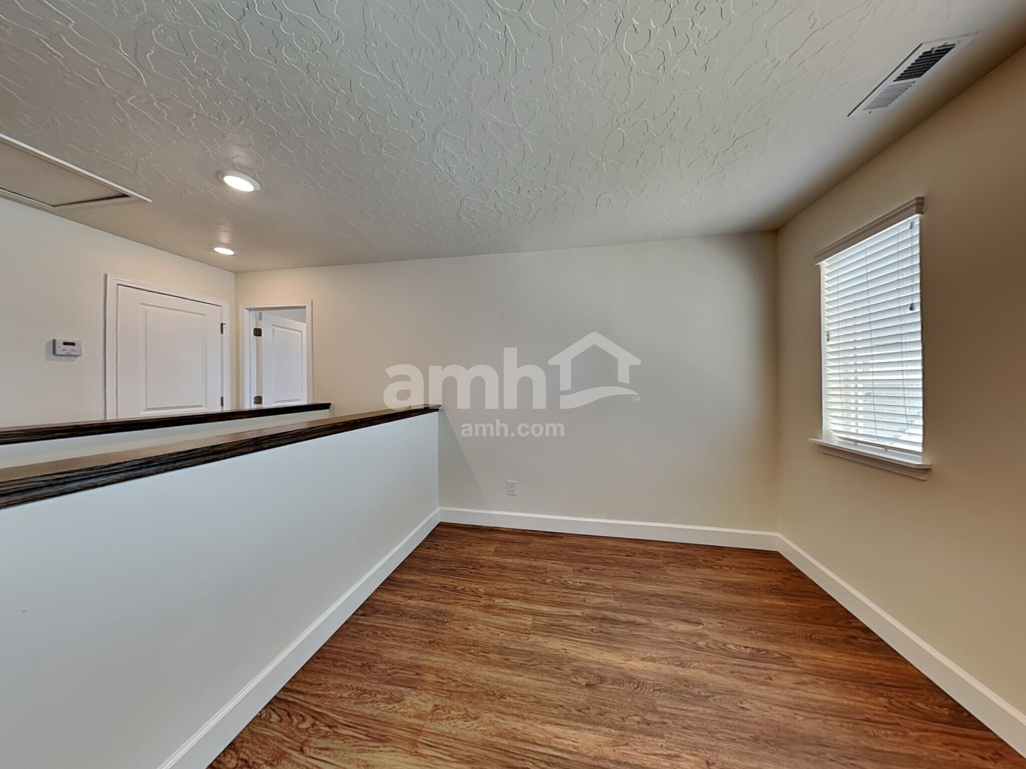 Building Photo - 1077 W 850 S