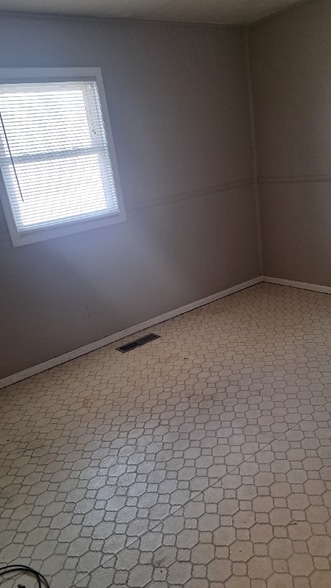 Building Photo - 1104 Riverton Dr