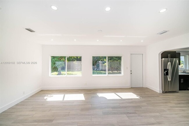 Building Photo - 330 SW 27th Rd