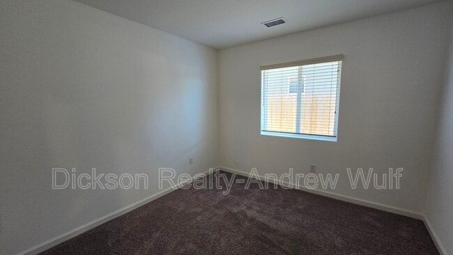 Building Photo - 677 McGill Dr