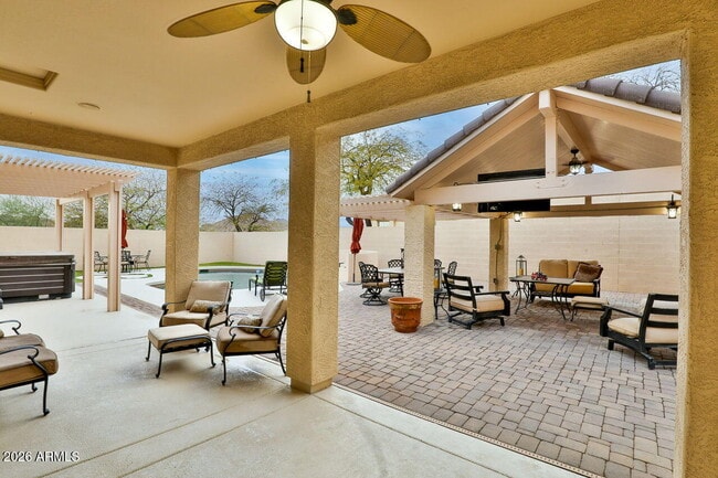 Building Photo - 6206 W Buckhorn Trail