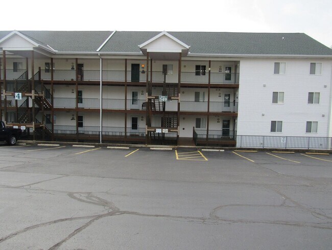 Building Photo - 549 Park Pl Dr