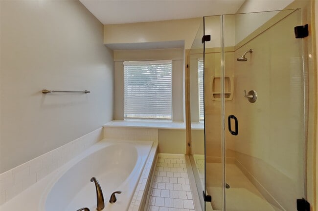 Building Photo - 7711 Thorncreek Way