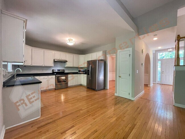 Building Photo - 413 Perry Creek Dr