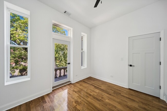 Building Photo - 3217 W Fulton Blvd