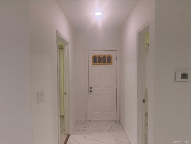 Building Photo - 79 Monhagen Ave