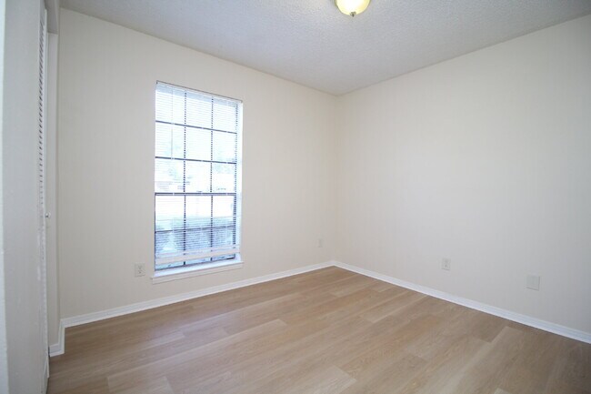 Building Photo - 3 Bedrooms, 1.5 Baths, 1-Car Garage & Large Fenced Backyard Near Bases, Schools & Shopping