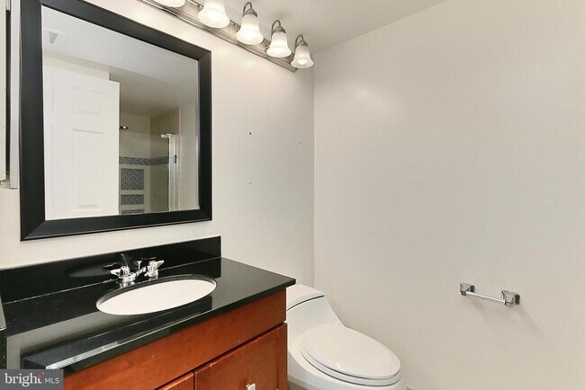 Building Photo - 2400 Clarendon Blvd