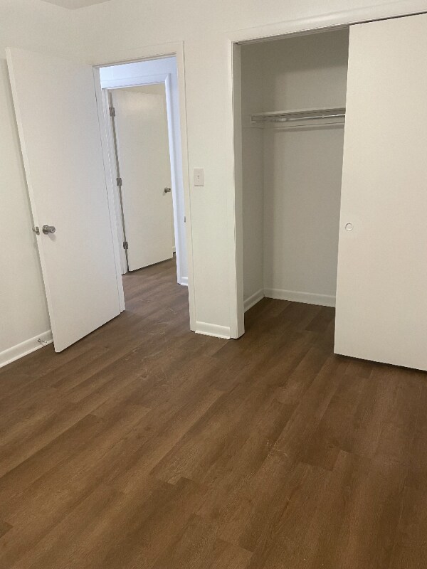 Building Photo - 263 S Villas Ct