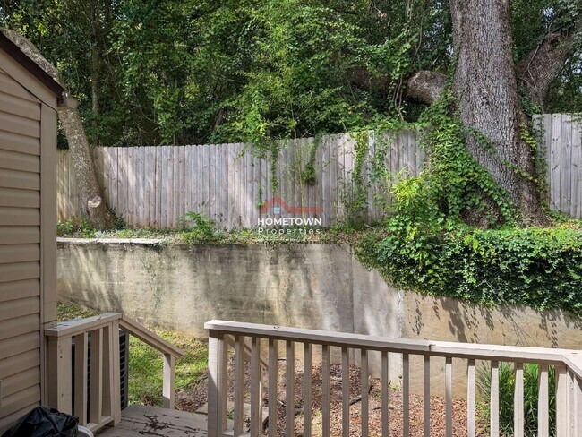 Building Photo - 4221 Brookside Dr