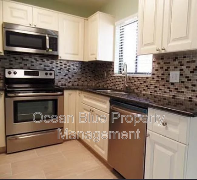 Building Photo - 9264 91st St N