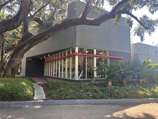 Building Photo - 650 NE 64th St