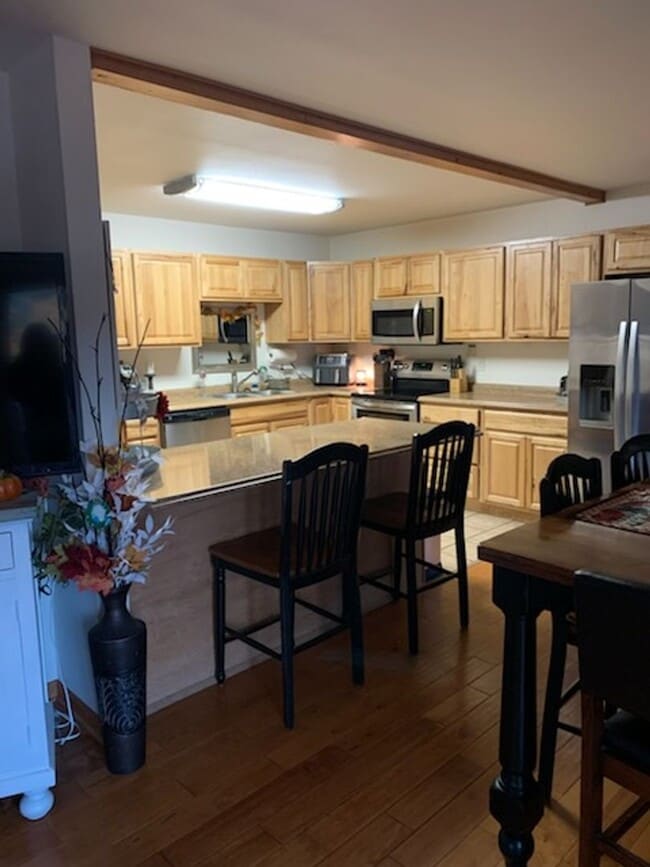 Building Photo - 1238 W 12th St