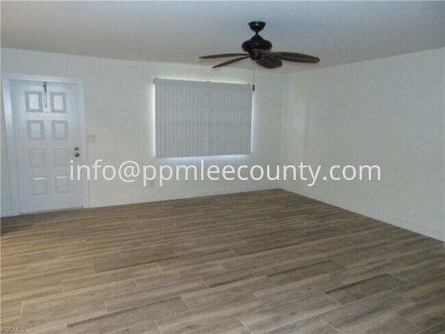 Building Photo - Fantastic totally remodelled 1st floor 2 bedroom 2 bath condo in the SW Cape