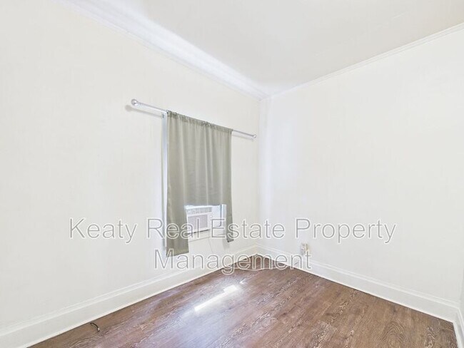 Building Photo - 119 Delories St