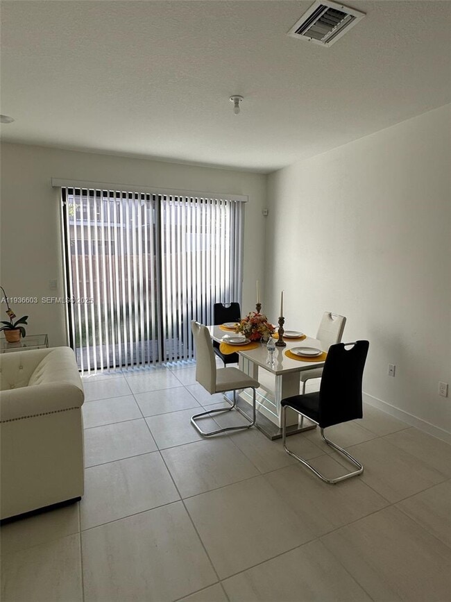 Building Photo - 141 NE 13th St