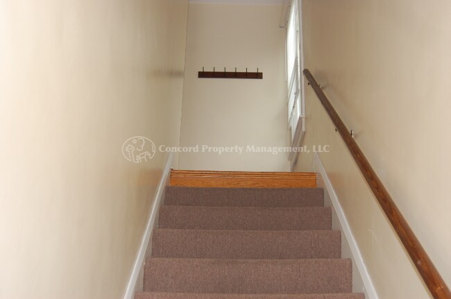 Building Photo - 3029 Oakcrest Ave