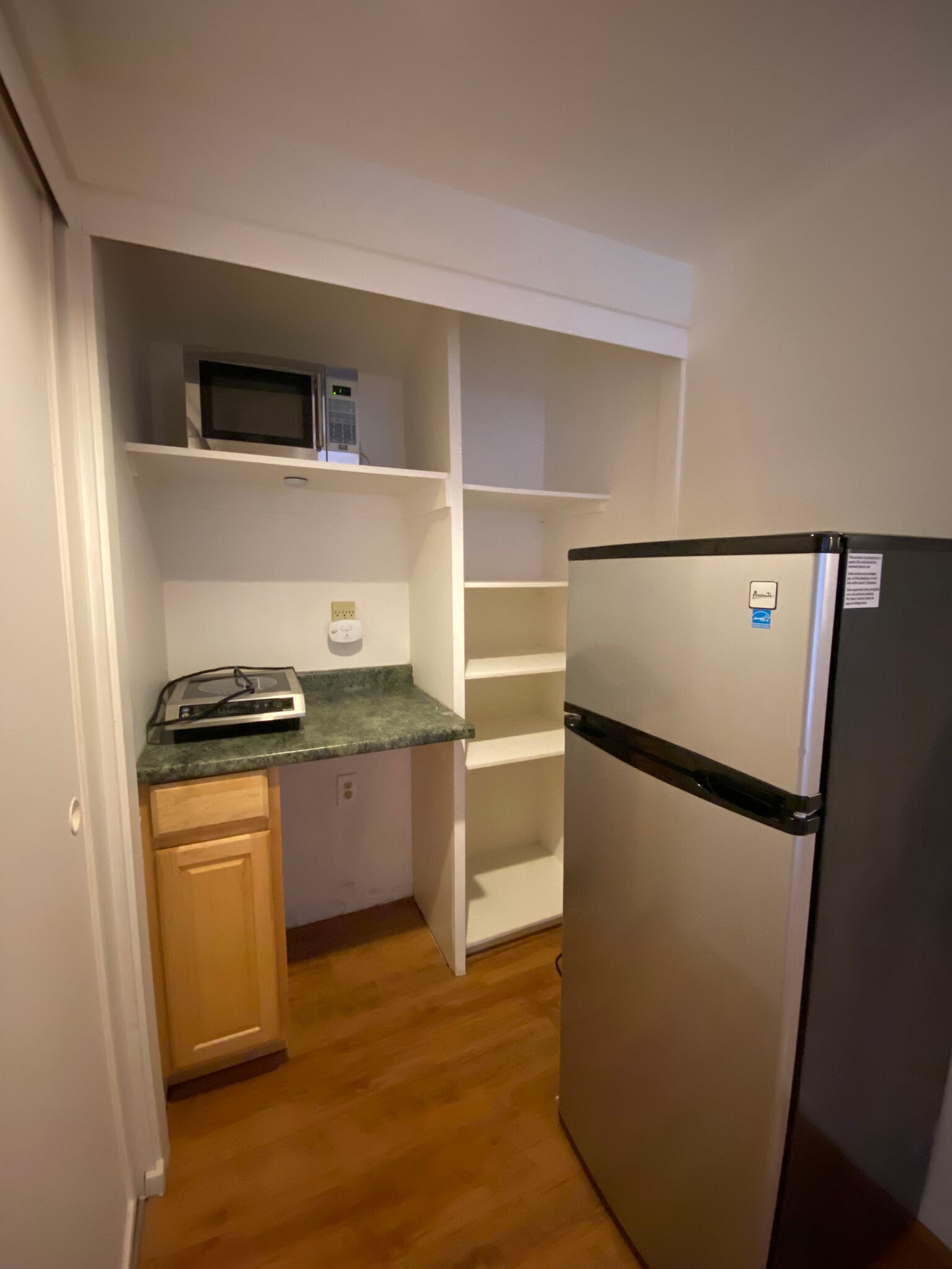 Kitchenette area (missing convection oven, air fryer) - 23531 Avenida La Caza