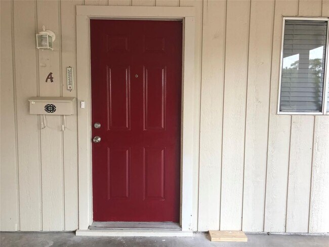 Building Photo - 2201 Lanier Dr