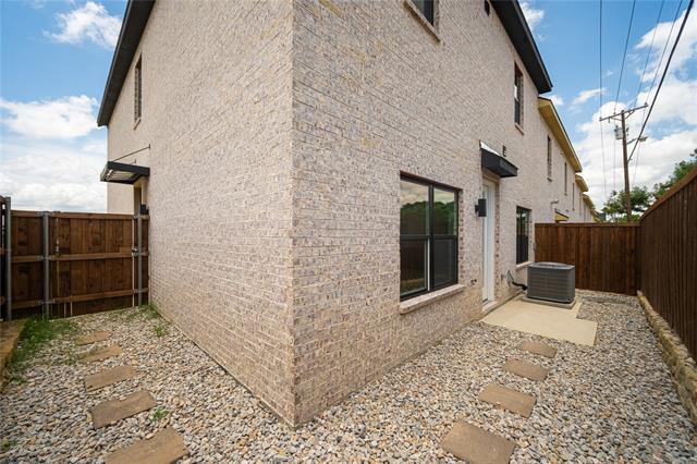 Building Photo - 2362 Usman Dr
