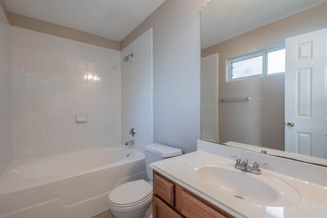 Building Photo - 10203 Azalea Village Dr