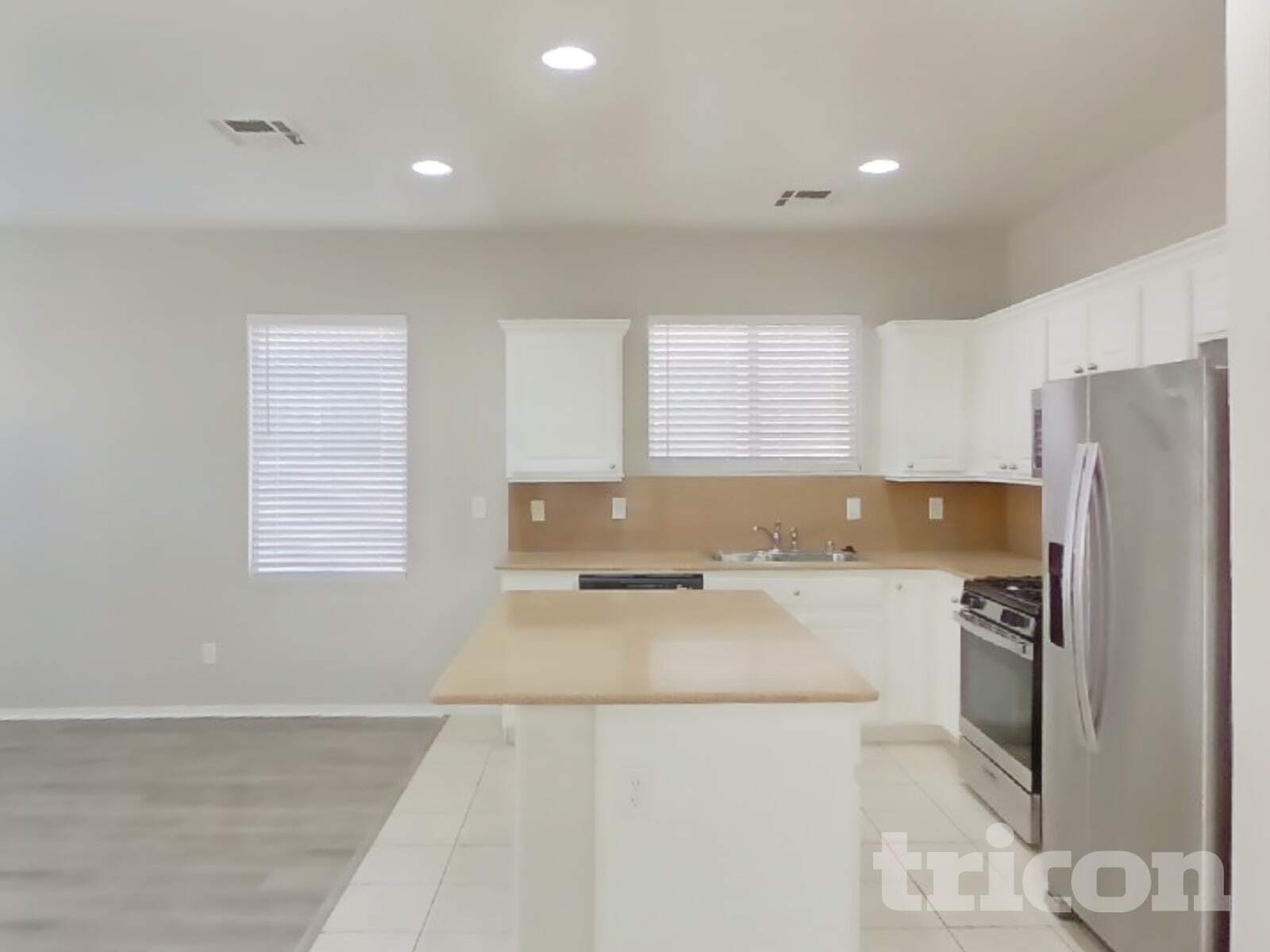 Building Photo - 4432 Santa Clarita Ave