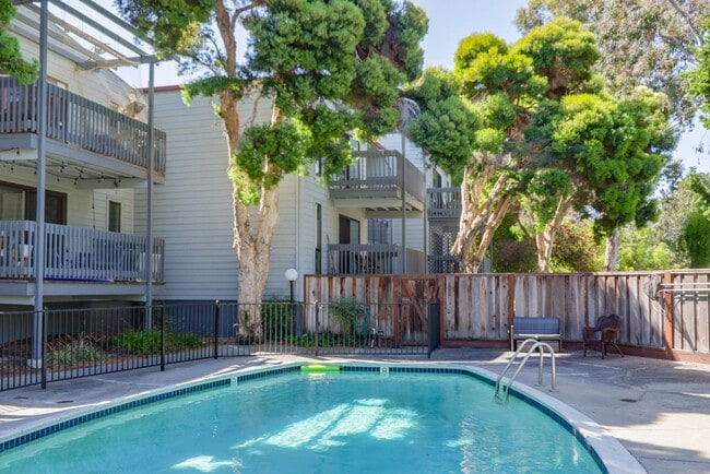 Building Photo - 1BR/1BA Pet-Friendly Top-Floor Condo with Bonus Room & Resort-Style Amenities | San Mateo | YouTu...