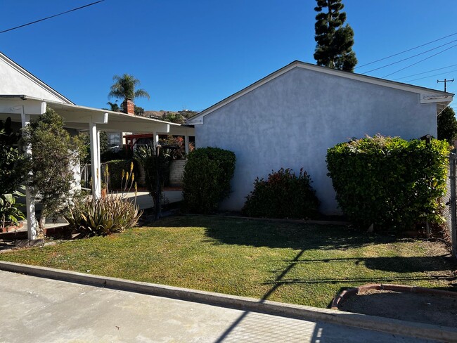 Building Photo - 3 Bed 2 Bath Home For Rent in an Excellent...